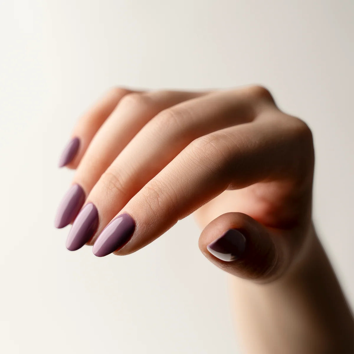 Aphrodite-hand-1_1200x1200_3b10454b-7053-44f3-98c9-395bfb006318.webp