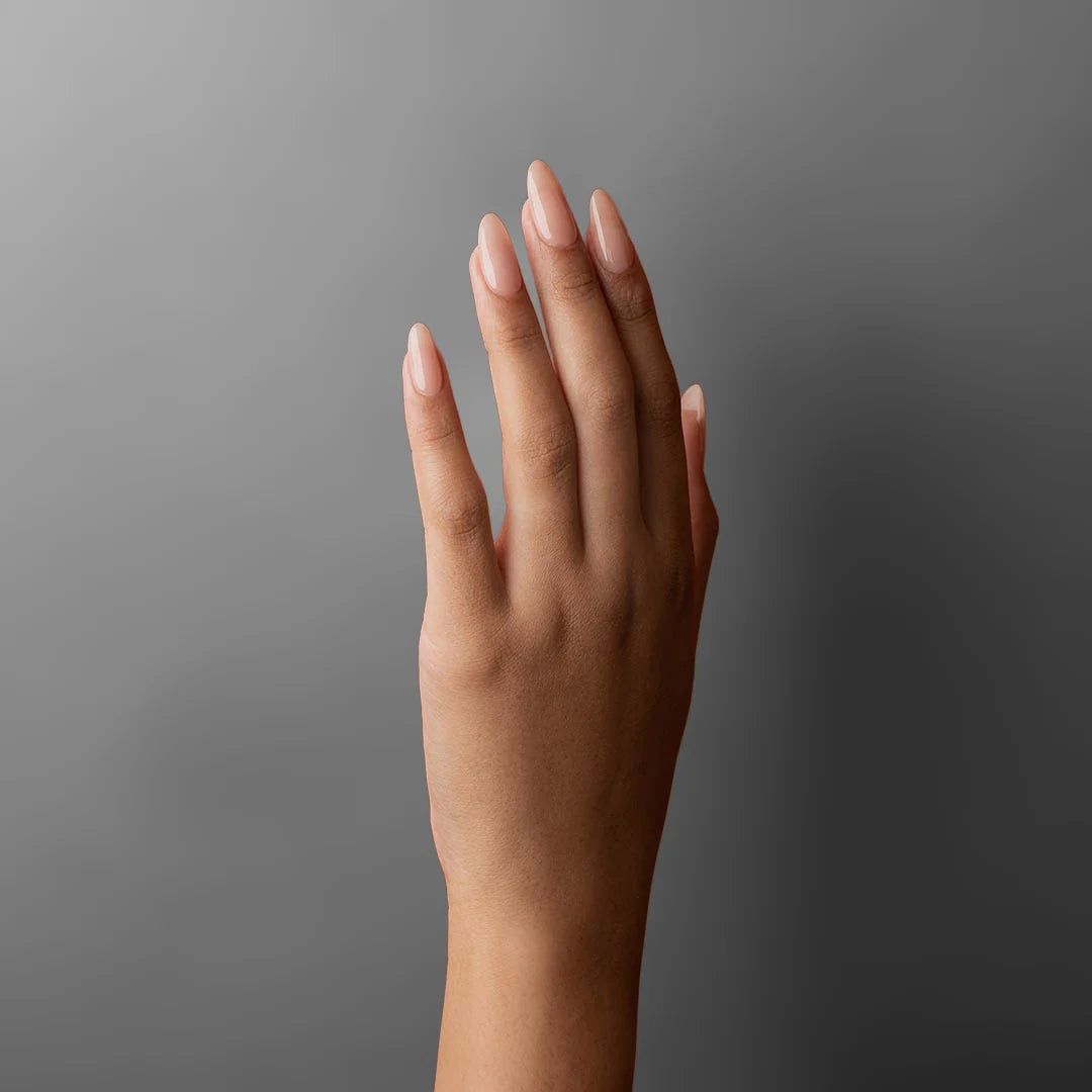 Betina-hand_1200x1200_a28c66c3-582a-4978-865f-d6283c118185.webp